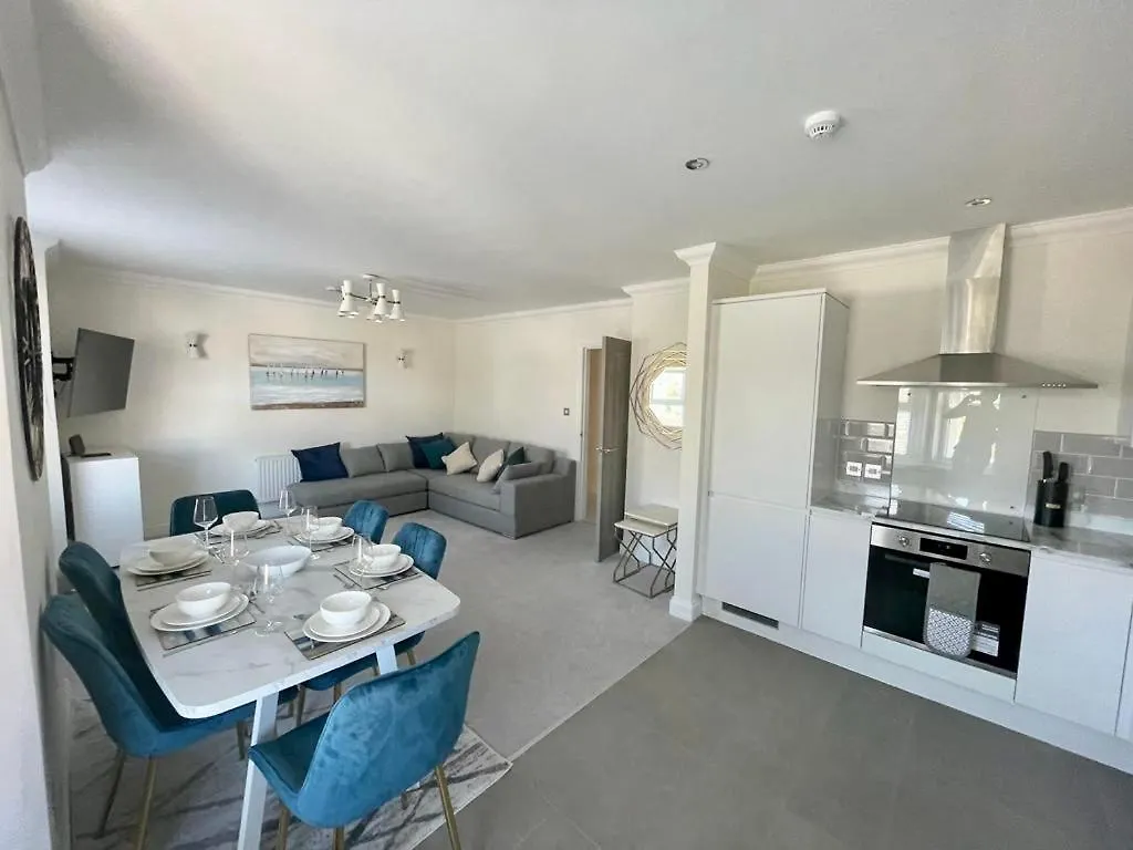 アパート Exquisite Apartment, Stone Throw From The Beach ボーンマス イギリス