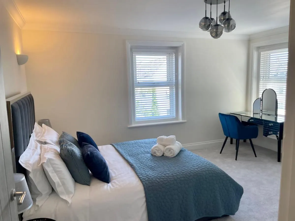 Exquisite Apartment, Stone Throw From The Beach ボーンマス 0*,  イギリス