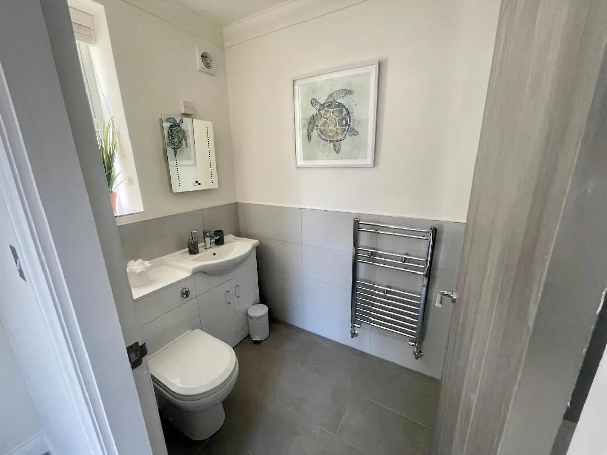 Exquisite Apartment, Stone Throw From The Beach ボーンマス