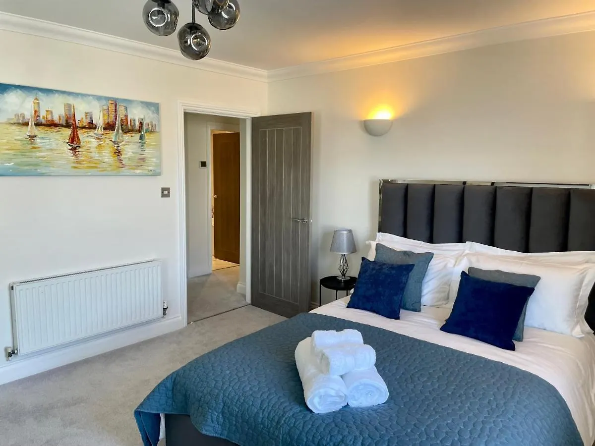 アパート Exquisite Apartment, Stone Throw From The Beach ボーンマス イギリス